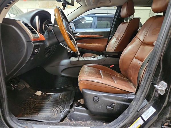 2013 JEEP CHEROKEE Overland — DENT