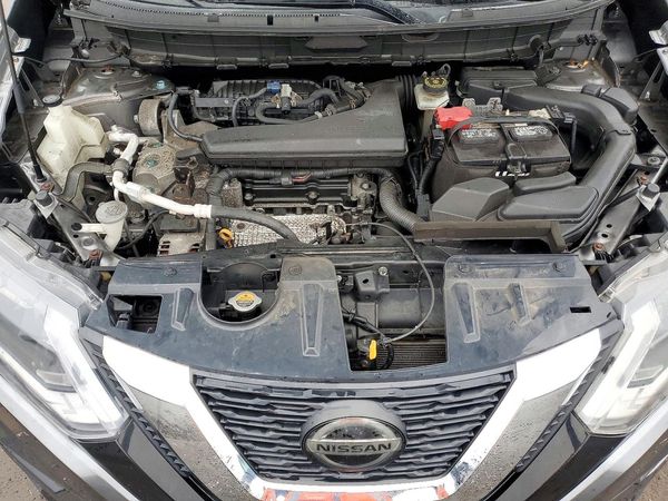 2019 NISSAN ROGUE — Engine bay