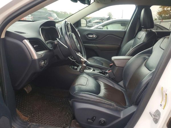 2016 JEEP CHEROKEE Limited — DENT