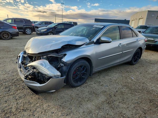 2016 TOYOTA CAMRY — Front 3/4