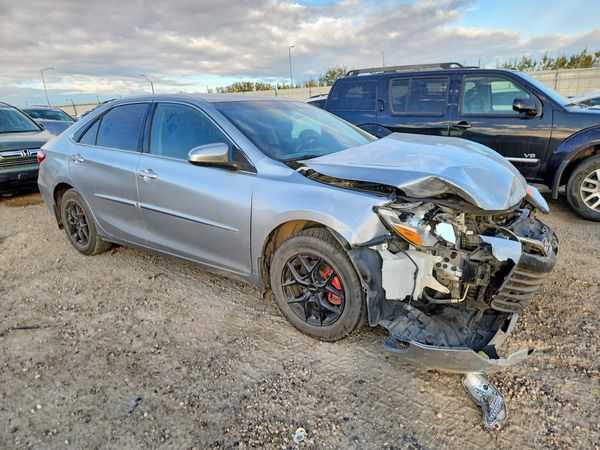 2016 TOYOTA CAMRY — Passenger 3/4