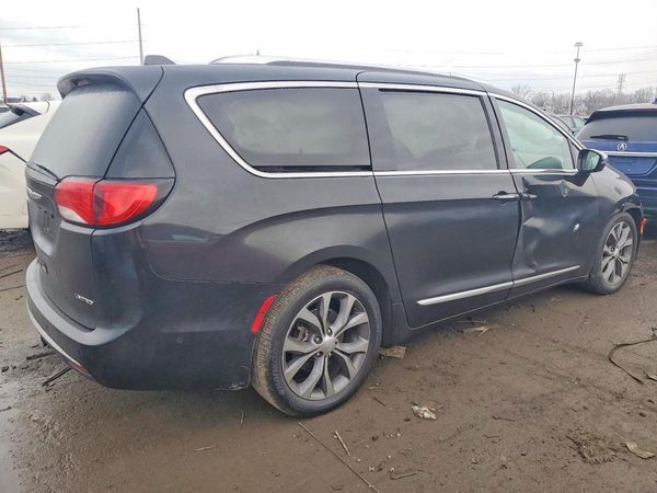 2017 CHRYSLER PACIFICA