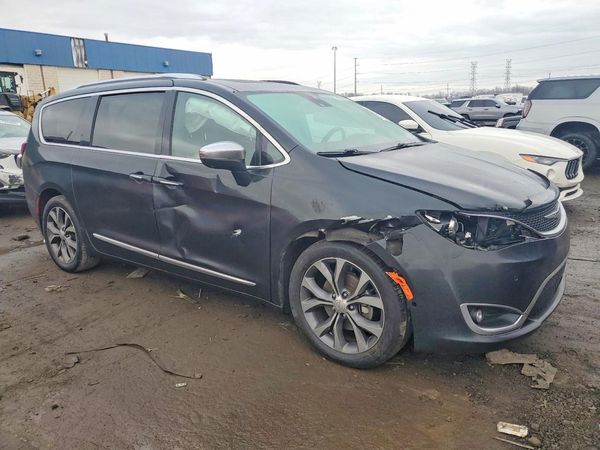 2017 CHRYSLER PACIFICA