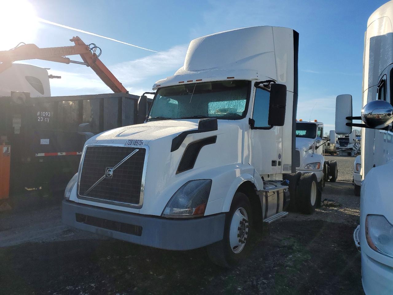 2016 VOLVO VNL