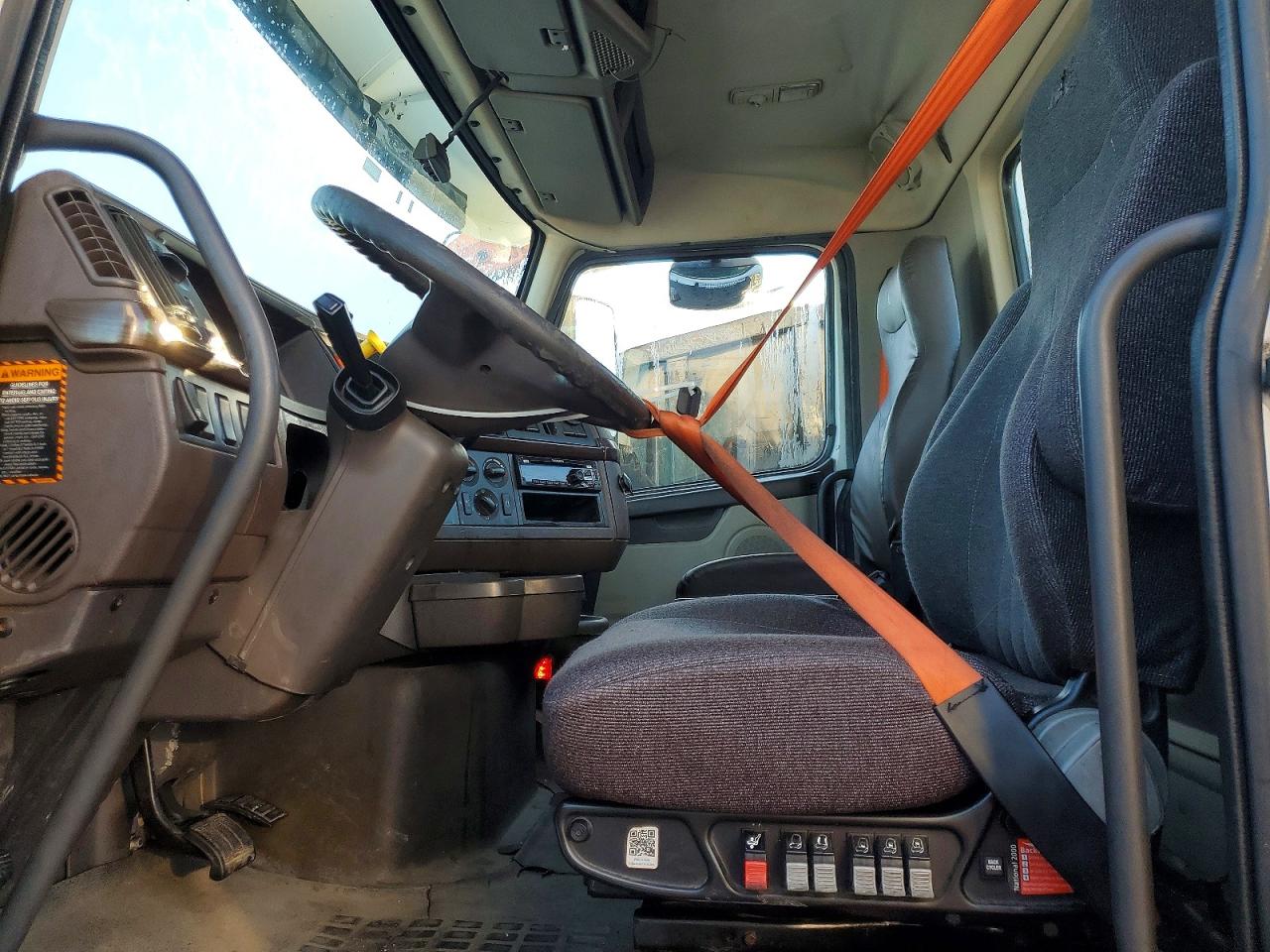 2016 VOLVO VNL