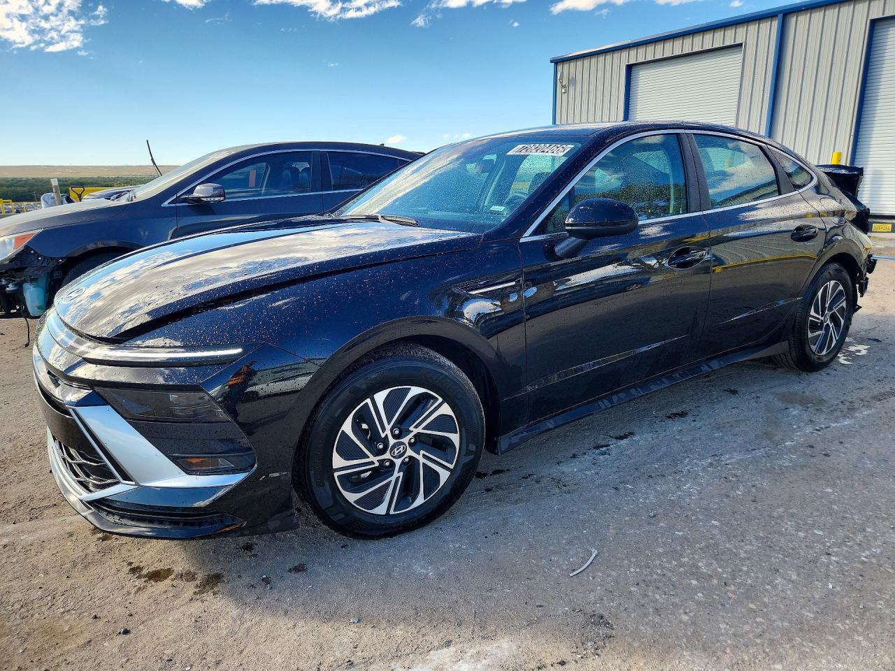 2026 HYUNDAI SONATA Blue — Front 3/4