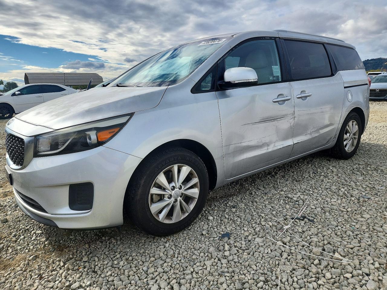 2015 KIA SEDONA GL - Middle-low — Front 3/4