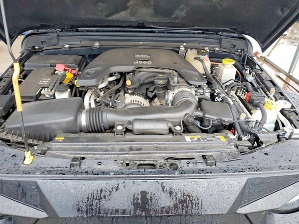 2021 JEEP GLADIATOR Sport — Engine bay