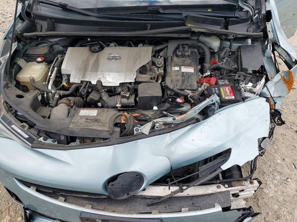 2016 TOYOTA PRIUS One/Two — Engine bay