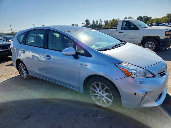2013 TOYOTA PRIUS — Passenger 3/4