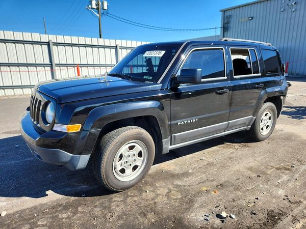 2016 JEEP PATRIOT Sport — Front 3/4