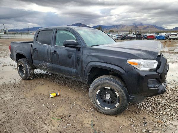 2021 TOYOTA TACOMA SR5 — Passenger 3/4