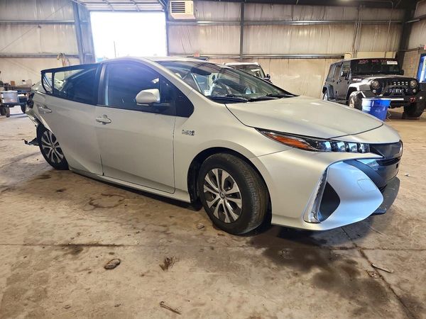2021 TOYOTA PRIUS — Passenger 3/4