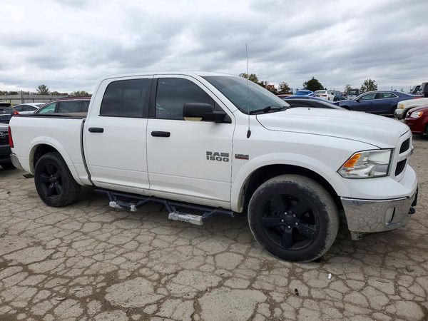 2014 RAM 1500 SLT — Passenger 3/4
