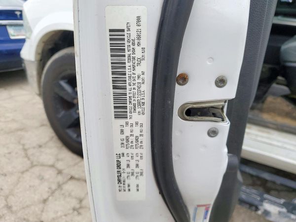 2014 RAM 1500 SLT — VINS
