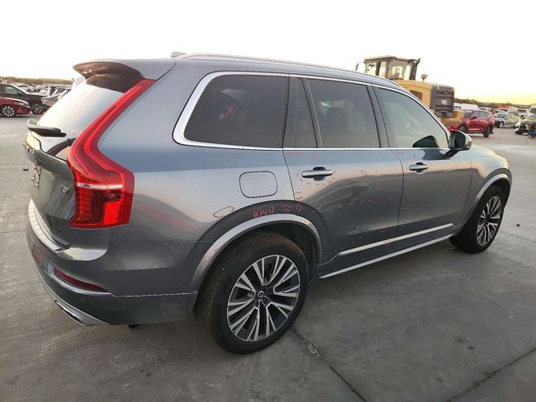 2020 VOLVO XC90 Momentum — PSRA