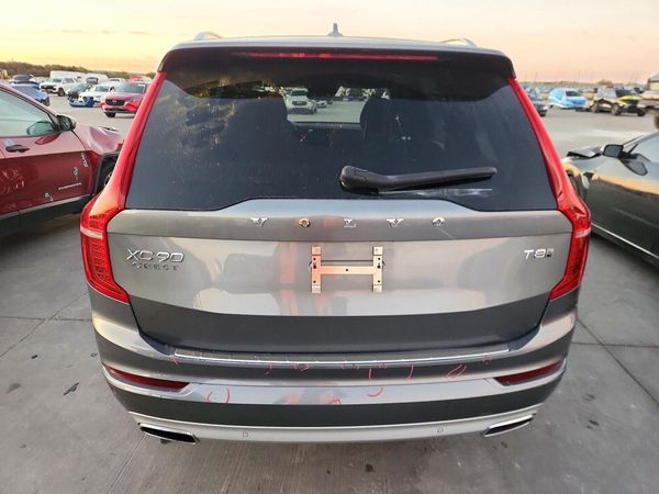 2020 VOLVO XC90 Momentum — DIRR