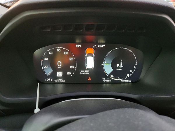 2020 VOLVO XC90 Momentum — ODOM