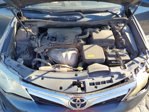 2012 TOYOTA CAMRY — Engine bay