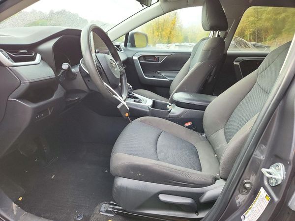 2023 TOYOTA RAV4 LE — DENT