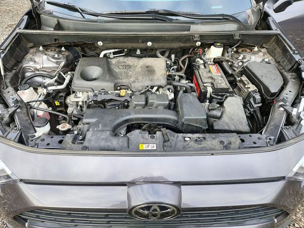 2023 TOYOTA RAV4 LE — Engine bay