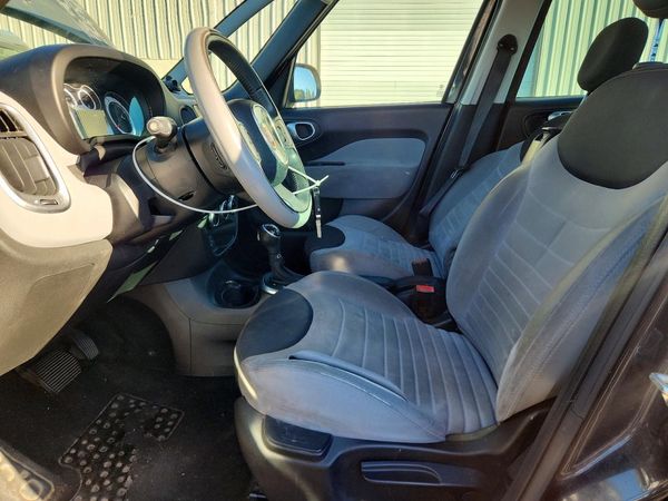 2014 FIAT 500 EASY — DENT