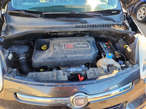 2014 FIAT 500 EASY — Engine bay