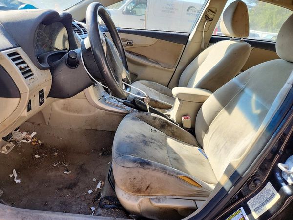 2013 TOYOTA COROLLA — DENT