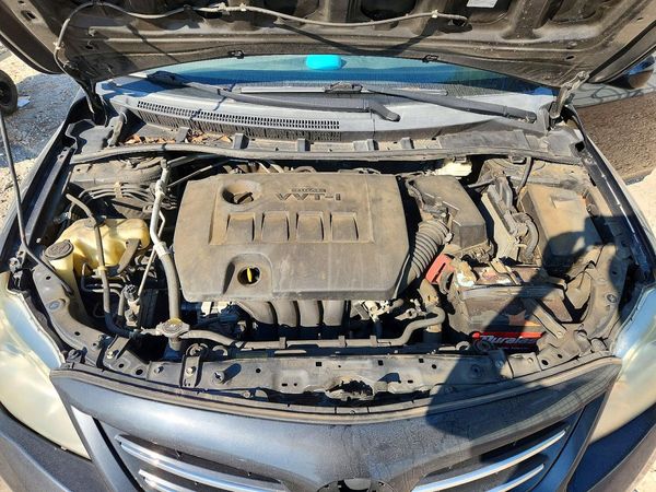 2013 TOYOTA COROLLA — Engine bay