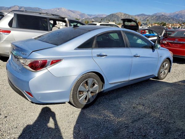 2012 HYUNDAI SONATA Middle level