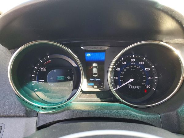2012 HYUNDAI SONATA Middle level