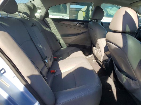 2012 HYUNDAI SONATA Middle level