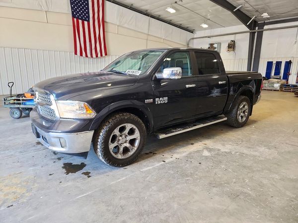 2018 RAM 1500 Laramie — Front 3/4