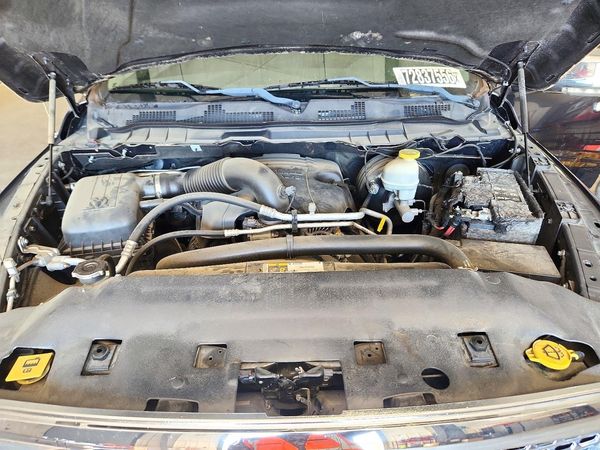 2018 RAM 1500 Laramie — Engine bay