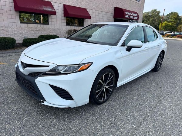 2020 TOYOTA CAMRY SE