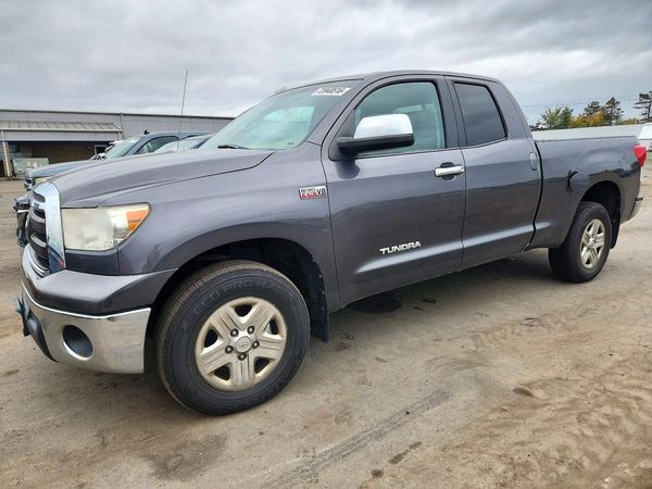2012 TOYOTA TUNDRA SR5 — Front 3/4