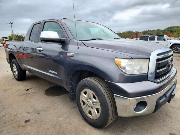 2012 TOYOTA TUNDRA SR5 — Passenger 3/4