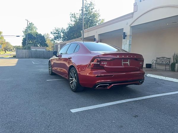 2022 VOLVO S60