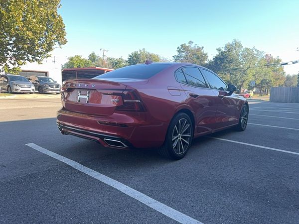 2022 VOLVO S60