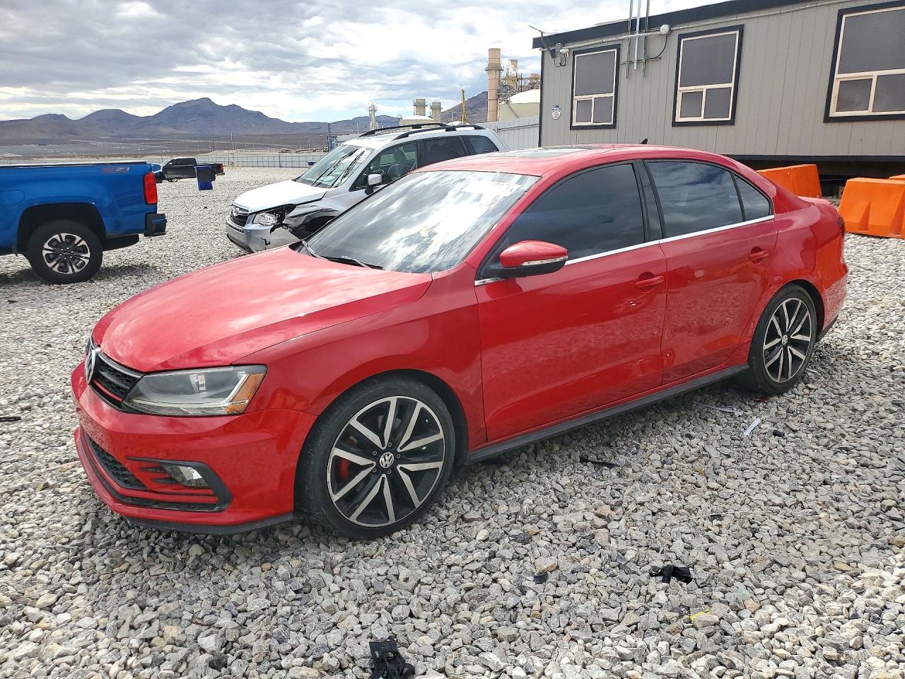 2018 VOLKSWAGEN JETTA GLI — Front 3/4