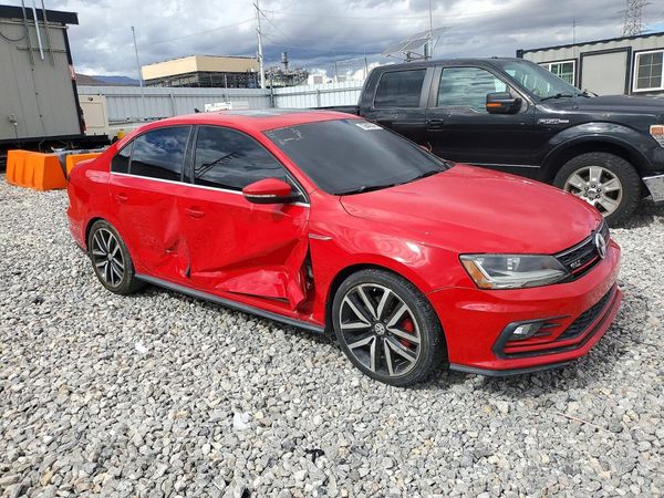 2018 VOLKSWAGEN JETTA GLI — Passenger 3/4