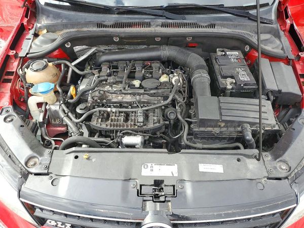 2018 VOLKSWAGEN JETTA GLI — Engine bay