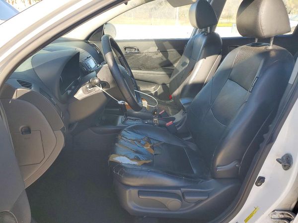 2012 HYUNDAI ELANTRA GLS — DENT