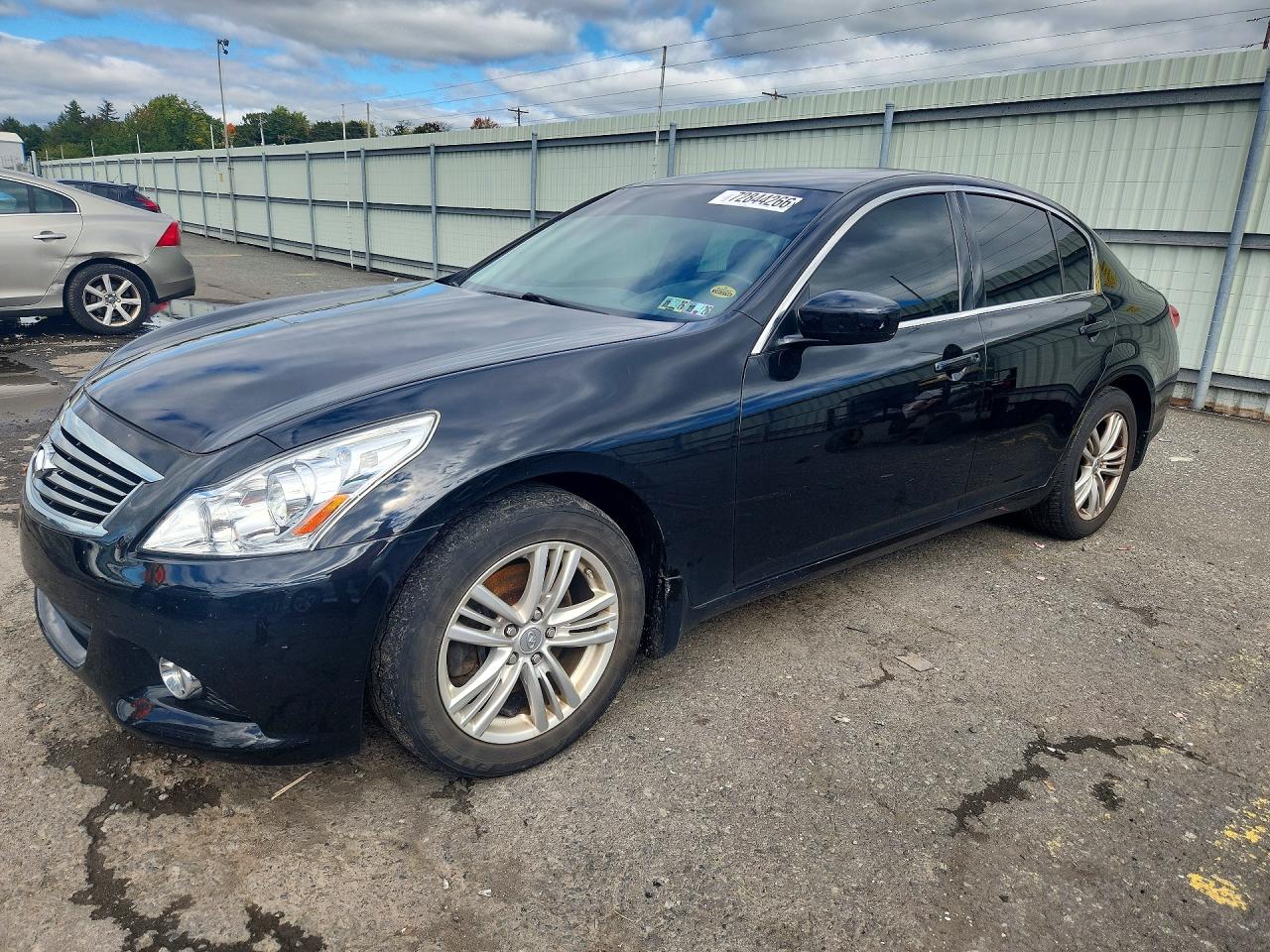 2013 INFINITI G37 — Front 3/4