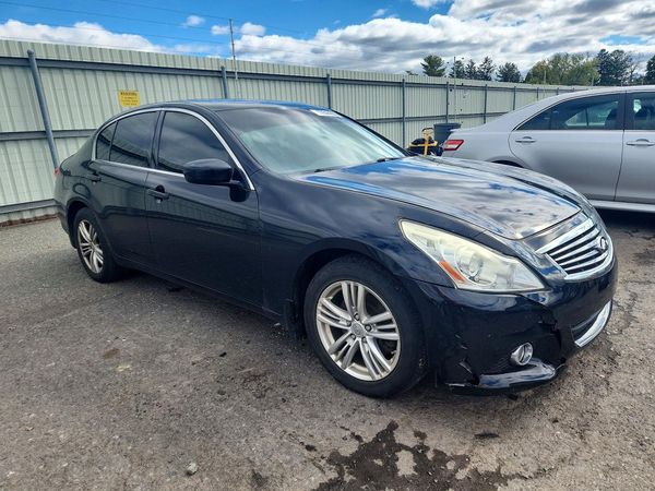 2013 INFINITI G37 — Passenger 3/4