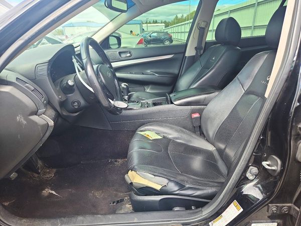 2013 INFINITI G37 — DENT