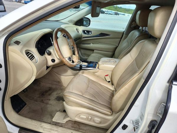 2014 INFINITI QX60 — DENT