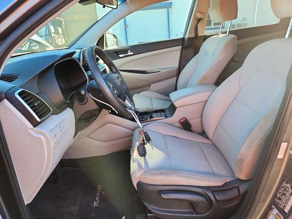 2020 HYUNDAI TUCSON SE — DENT
