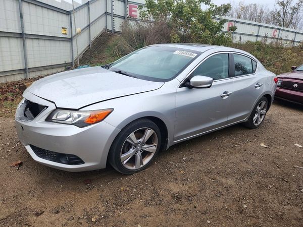 2013 ACURA ILX 20 PREMIUM — Front 3/4