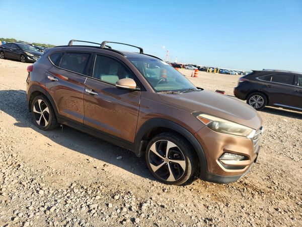 2016 HYUNDAI TUCSON — Passenger 3/4